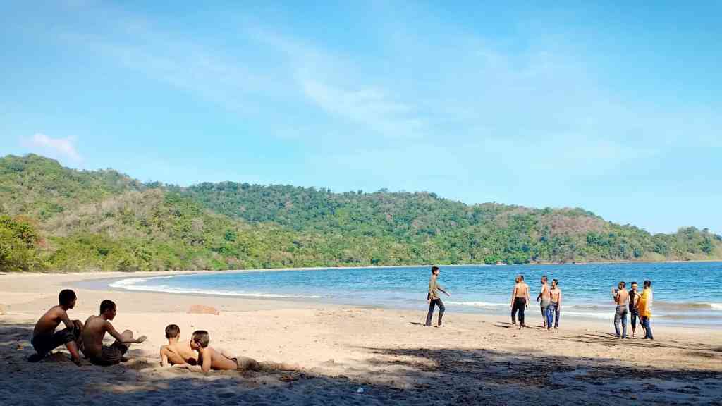 Keindahan Alam Tersembunyi, Pantai Nanggelan di Jember Jawa Timur