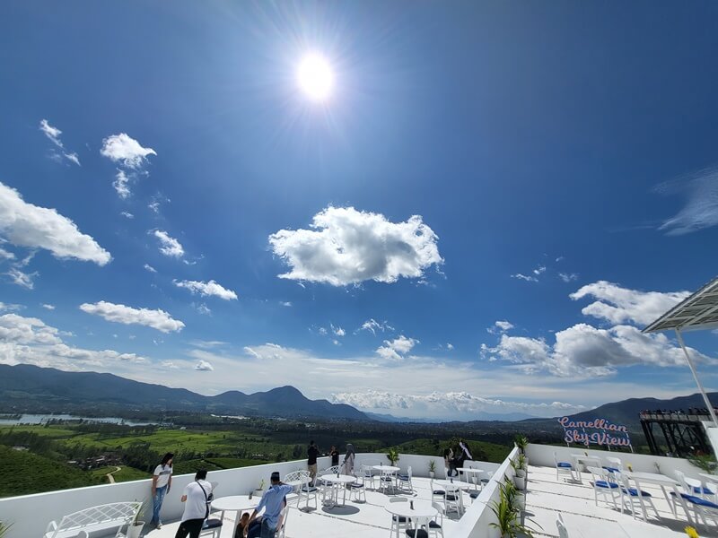 Nimo Highland Pangalengan, Menikmati Sunrise Premium Dari Bianglala Tertinggi