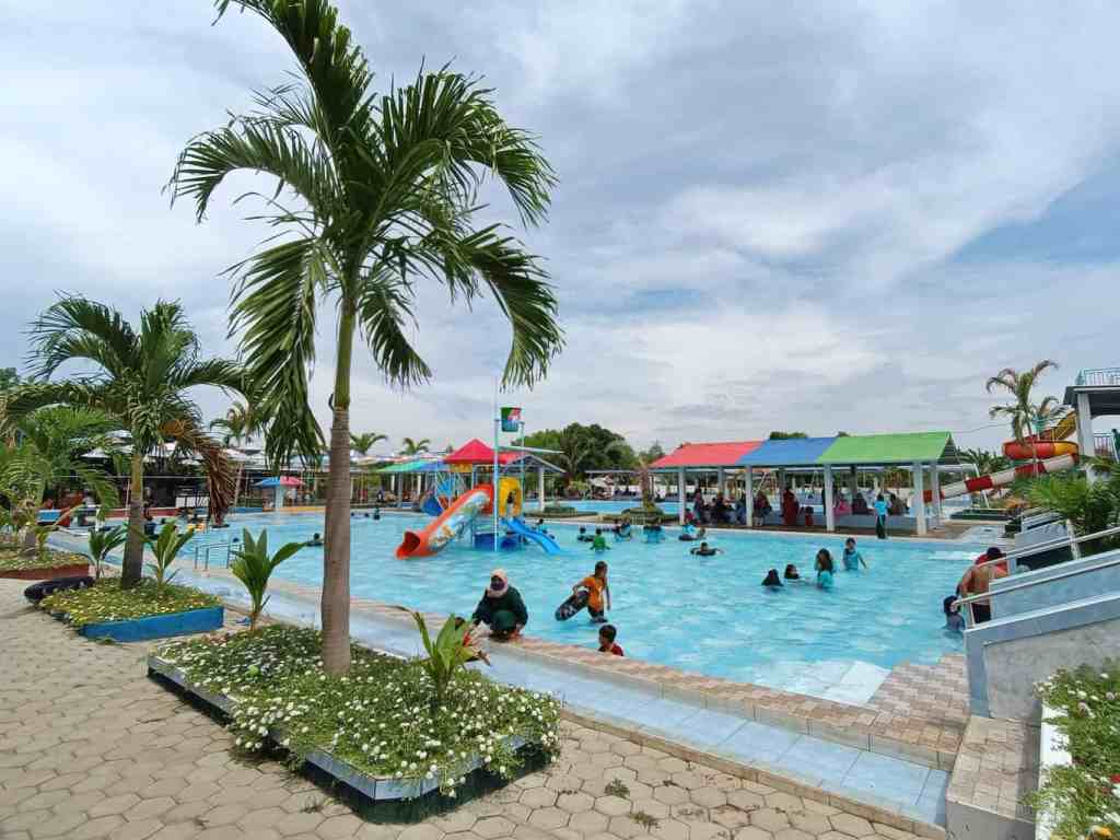 Bermain Air Seru di Water Park Wonokoyo Asri&nbsp;Situbondo