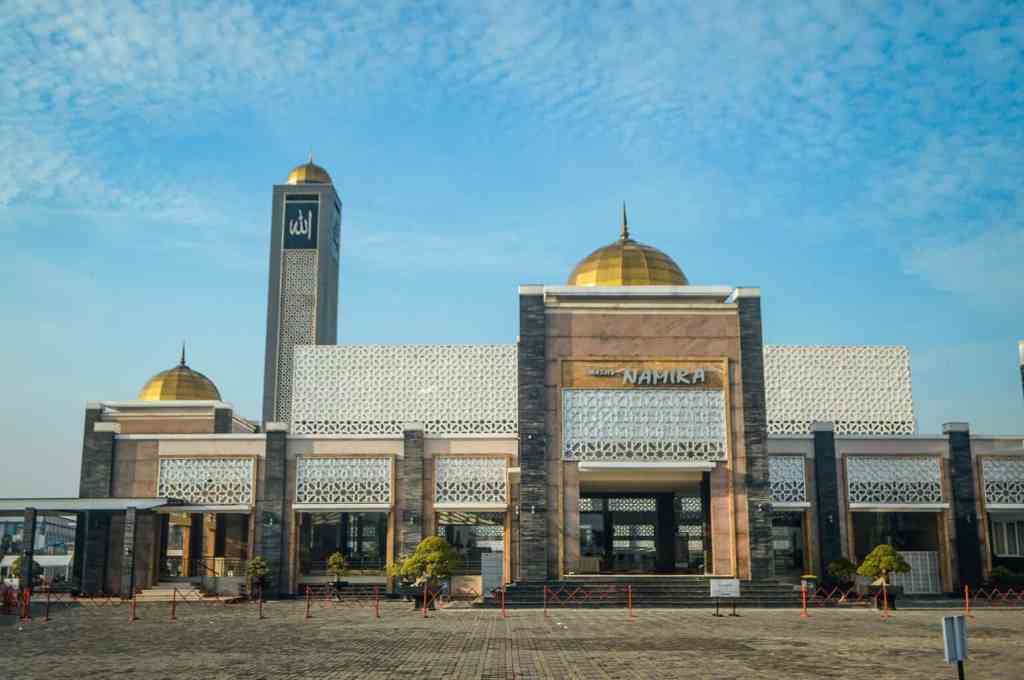 Masjid Namira, Masjid dengan Arsitektur Megah Kebanggaan Kota Lamongan