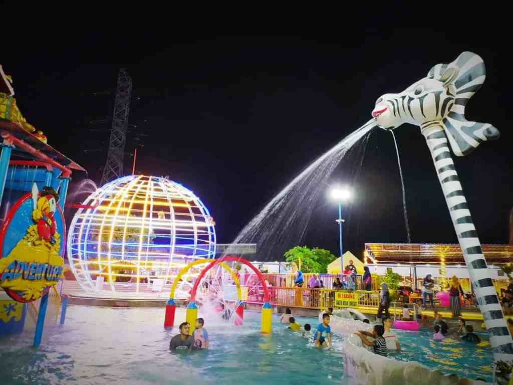 Wisata Air Seru Waterpark Keraton Lamongan Jawa Timur