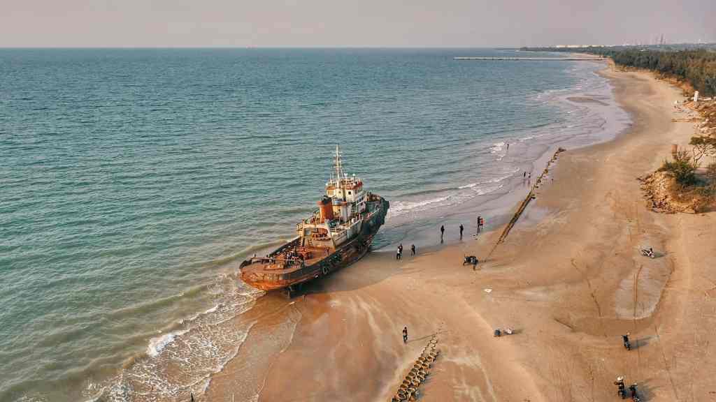 Pantai Surindah, Pemandangan Pantai Indah Menawan di Tuban Jawa&nbsp;Timur
